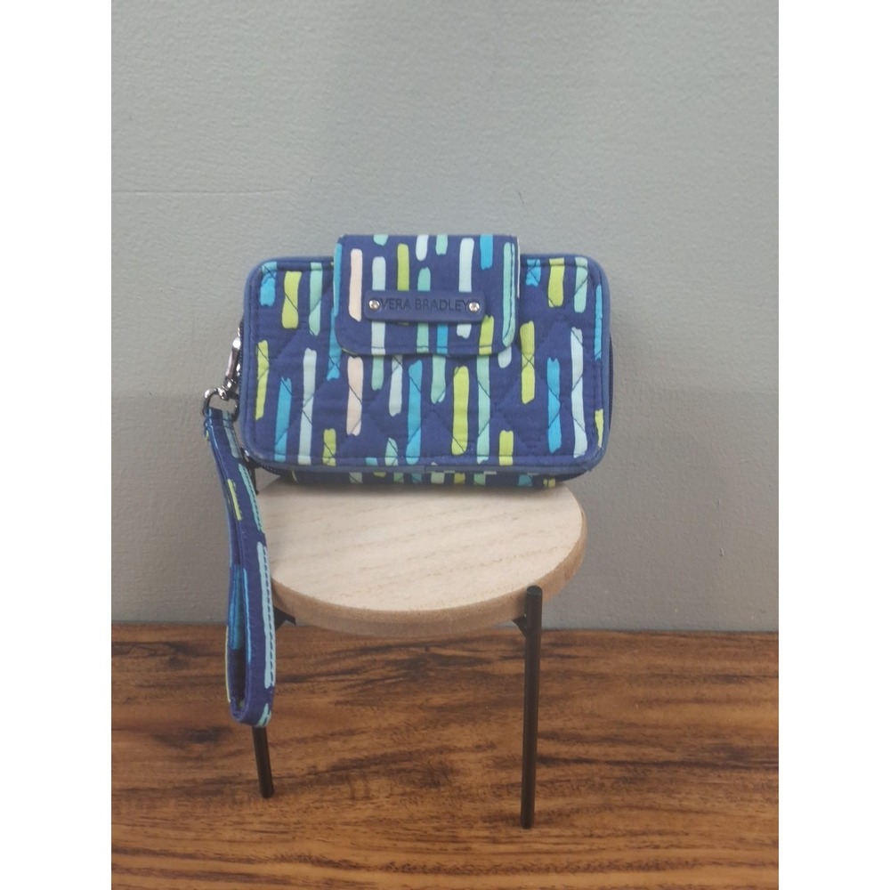 Vera Bradley Katalina Showers Front Zip Wristlet Blue Green White‎ Light Blue